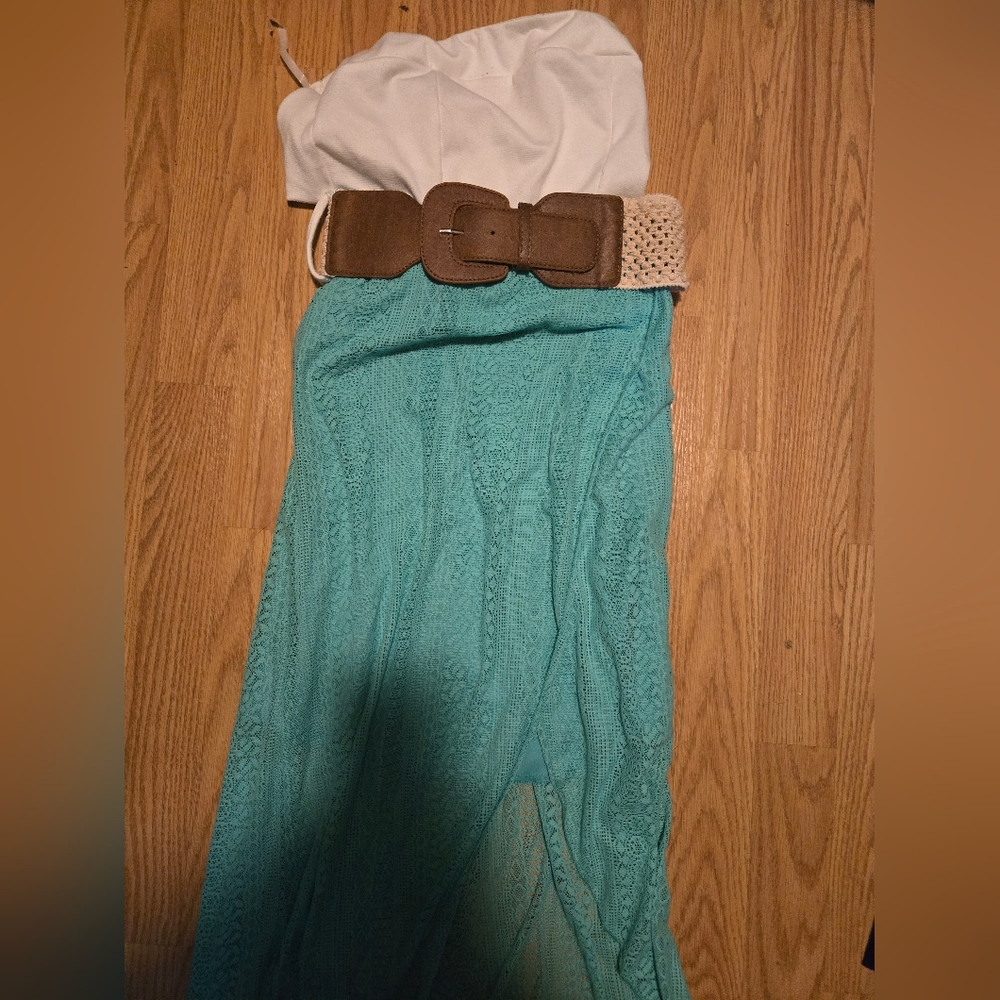 strapless white/turquoise dress with tan belt